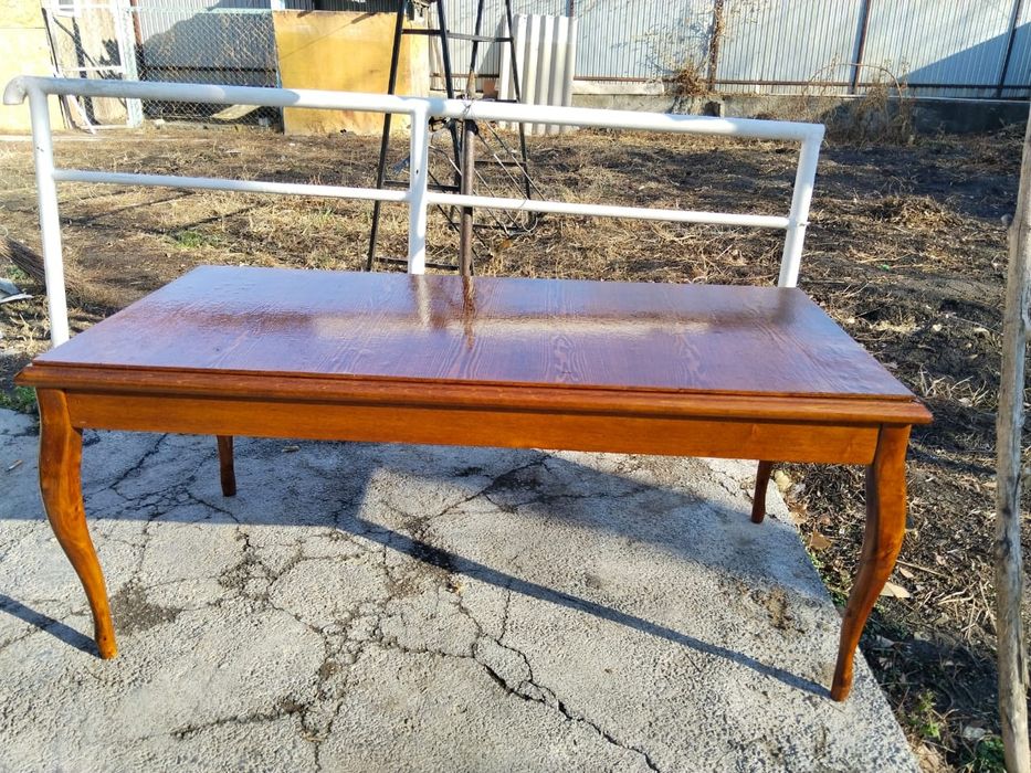 Журнальный столик деревяный