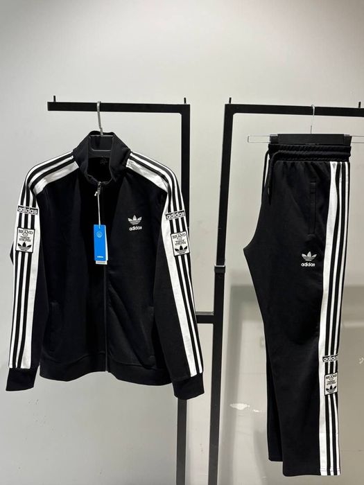 Мъжки екип черен не ватиран