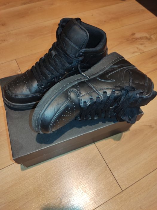 Nike Air Jordan 1 Mid Black