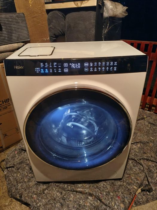Masina de spălat haine  cu uscător