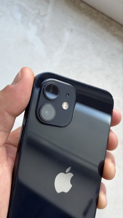Продам IPhone 12,64 гб