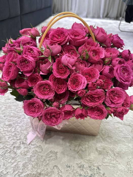 Сумочка со спрей-розами.