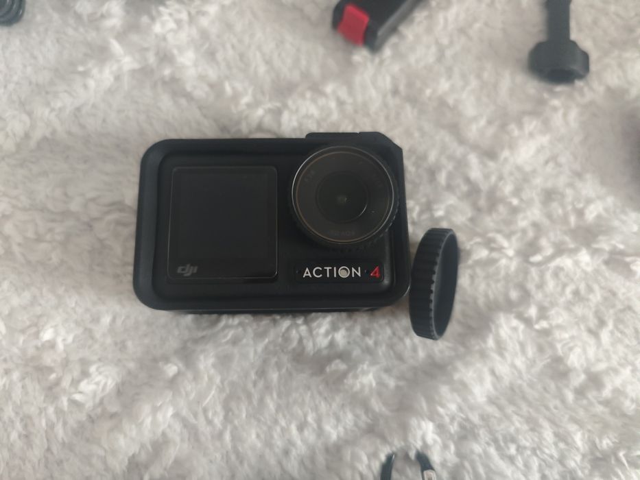 DJI Osmo Action 4 + bonusuri (Standard Combo)