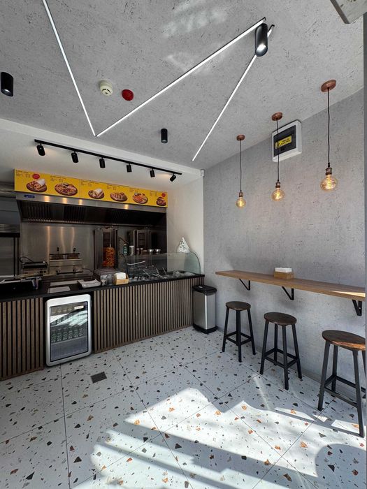 Vand shaormerie si cafenea de specialitate in zone cu vad pietonal foarte mare