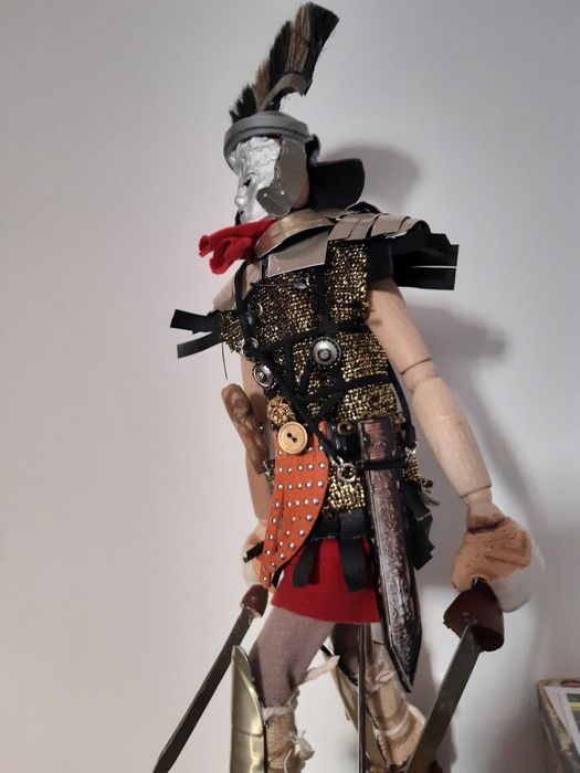 Figurina centurion Roma articulat 30cm cu echipament realizat manual