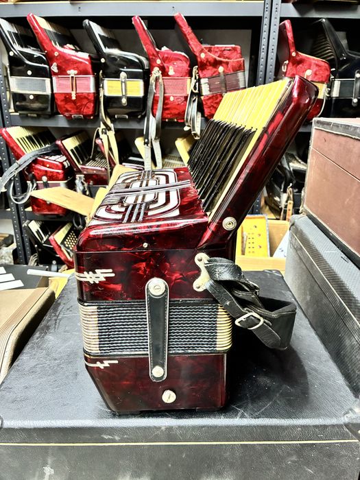 Acordeon Hohner Verdi 2 bandon cu 80 baisi