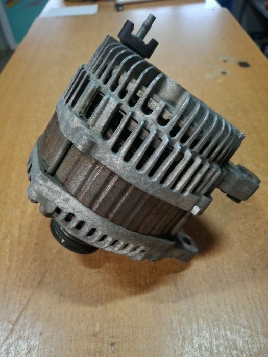 Alternator Renault Laguna 3  Megane 3  Scenic 3  2.0 DCI