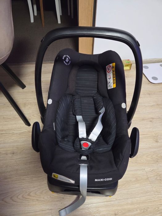 Scoica Maxi Cosi isize + baza Isofix FamilyFix