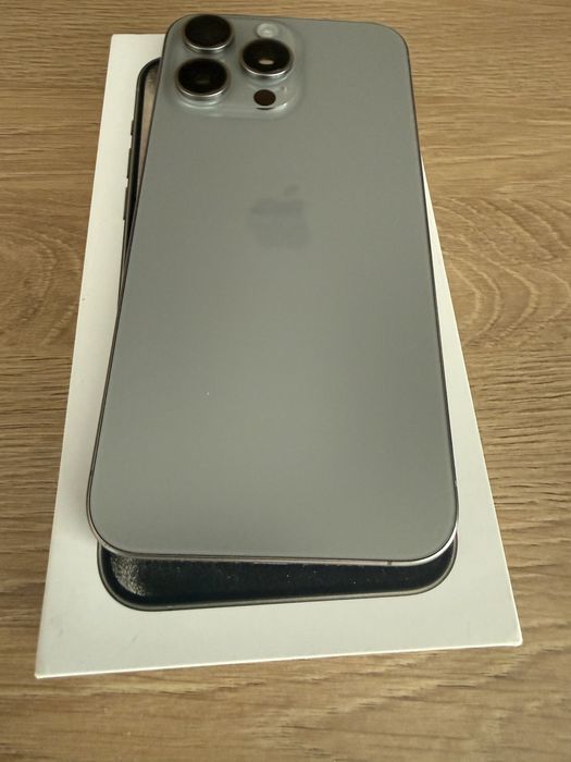 iPhone 15 Pro Max Natural Titanium 256GB-Като нов 89% батерия