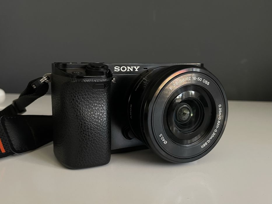 Sony a6000 + 16-50