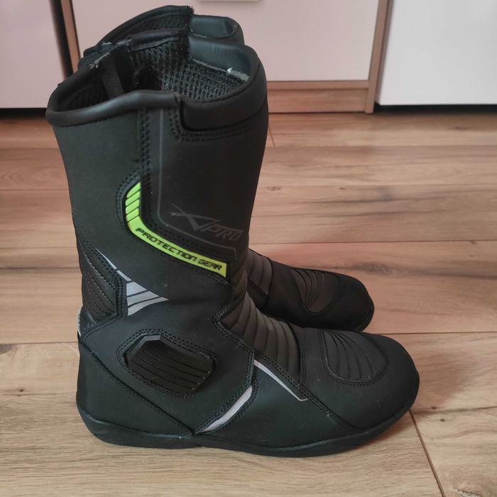 Мото ботуши чисто нови