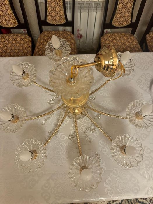 Продам люстру в хорошем состоянии