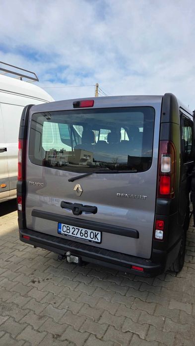 Пътнически бус под наем Автоматик 8 Местен Дълга база Цена от 49.99€