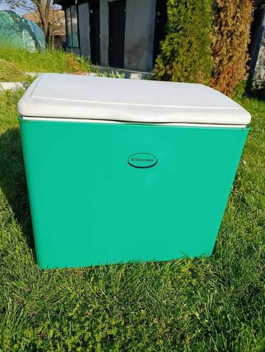 Хладилник на 12 , 220 волта и газ