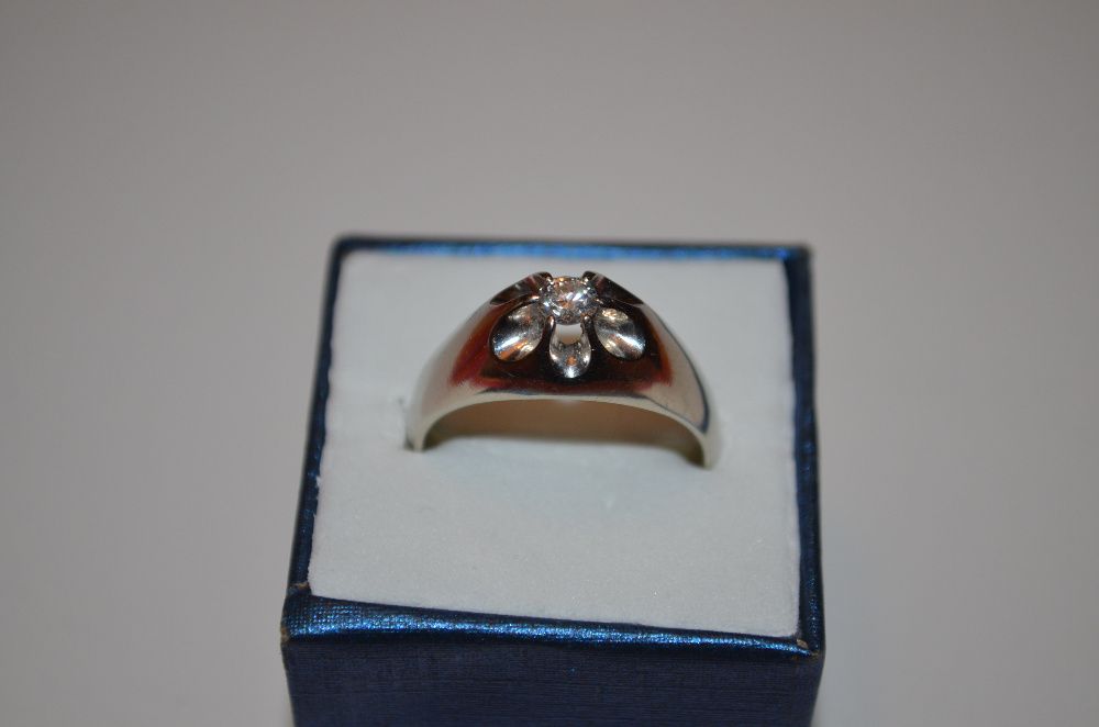 INEL AUR alb 18K + 1 Diamant = 0.30CT. - VS1 - Barbati - Mar 66 - 9.7g !