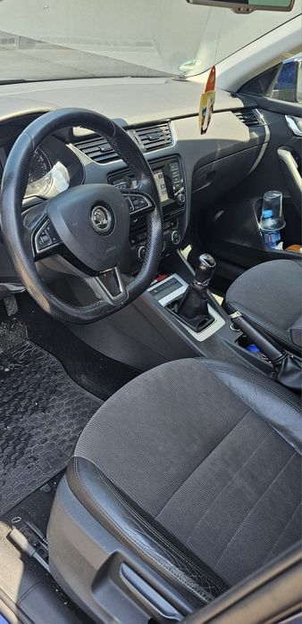 Vând Skoda Octavia 3