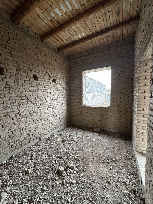 СРОЧНО! Карши шахар Беклар Массиви 5 хонали катта уй, ховли, участка