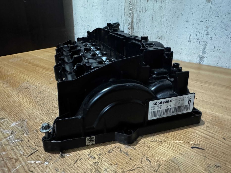 Capac culbutori tacheti chiulasa original BMW motor N57 3.0 diesel BMW X5 E70 F15 X6 E70 E71 Seria 5 F10 Seria 3 F30 Seria 4 F32 F36