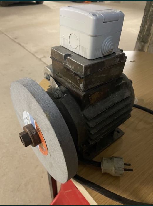 Polizor banc 220/380v