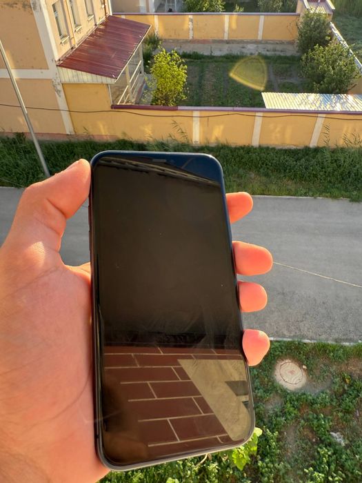 Iphone 11 64 gb region LLA