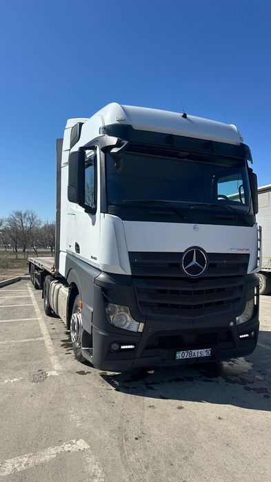 Продам тягач Mercedes-Benz Actros