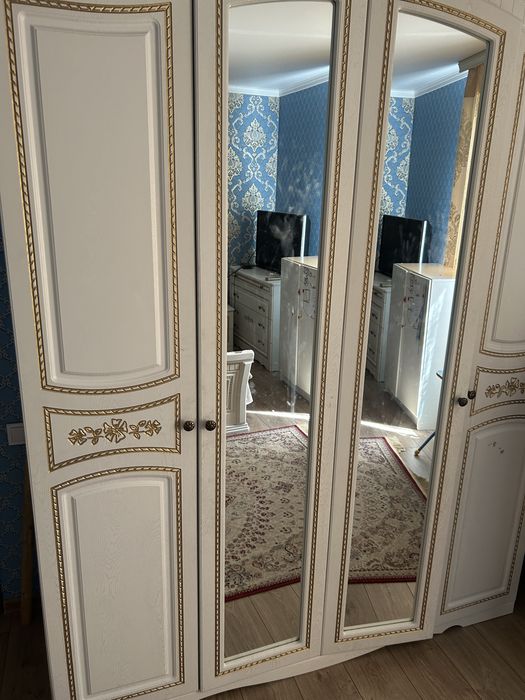 Спальный гарнитур