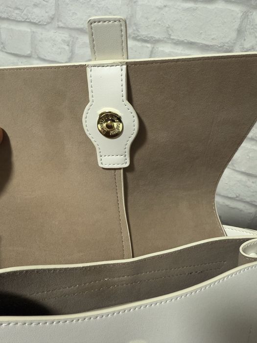 Оригинална чанта Furla Flow размер М