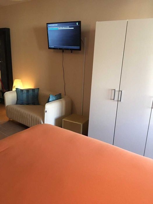 Апартамент, до Общината .