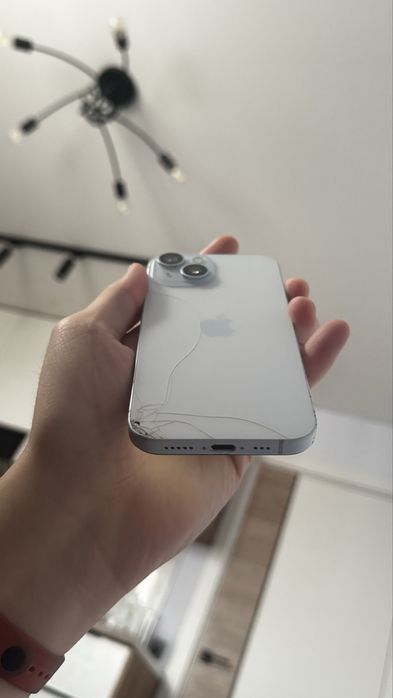 Iphone 15 , 128 gb 87 %