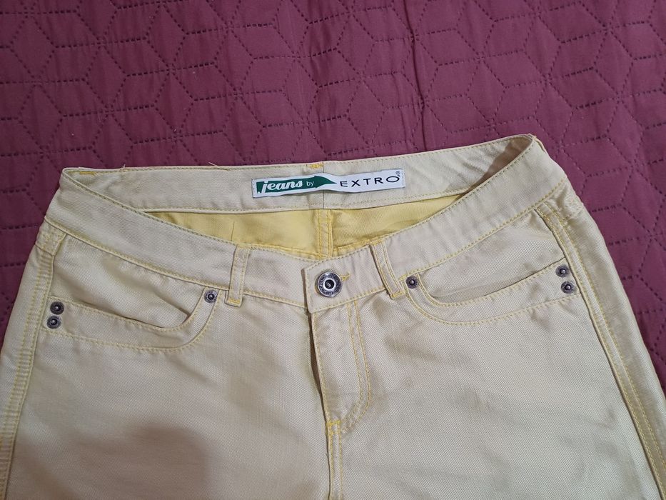 Vand pantaloni de blugi, L, în stare perfectă