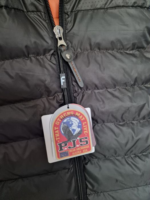 Страхотна мъжка грейка PARAJUMPERS.  размер S M L XL 2XL