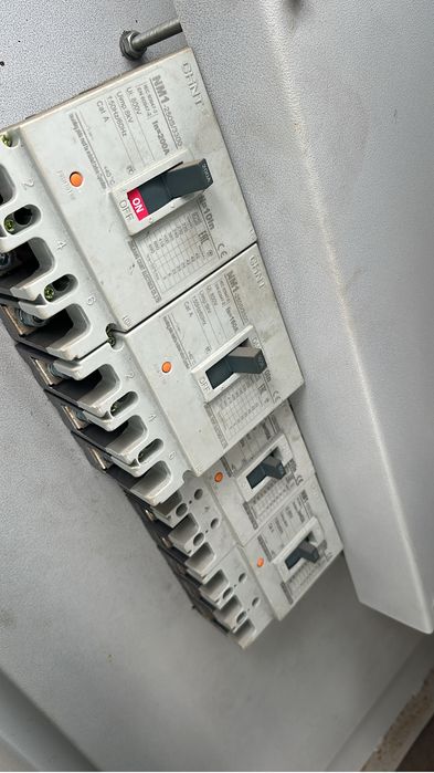 Щит распредилитель рубильником