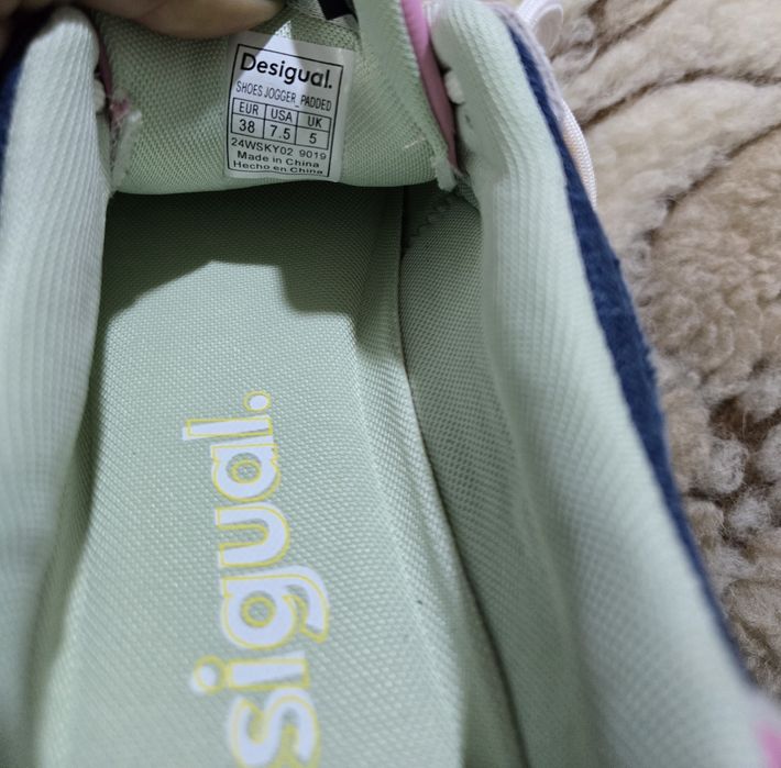 Desiqual оригинални дамски сникърси нови 38.5 номер