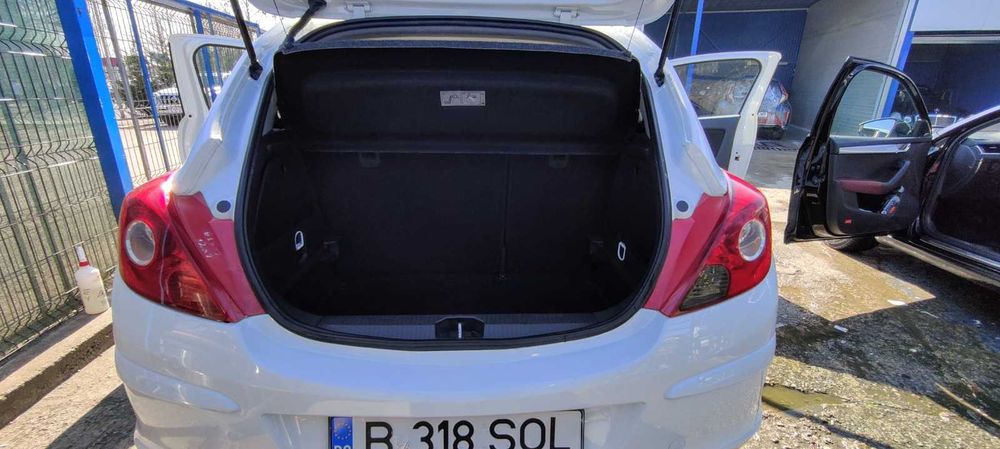 Vând mașină Opel Corsa