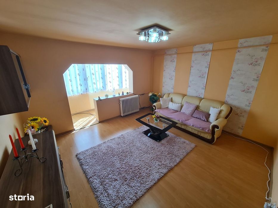 Vand apartament 5 camere Micalaca Str Abrud,2b.Decomandat,Spatios100mp