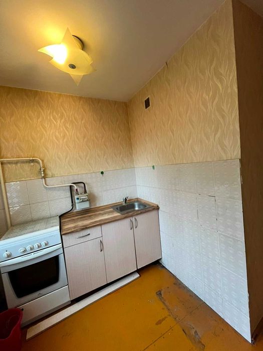 Продам 2 -х ком кварт 11 школа