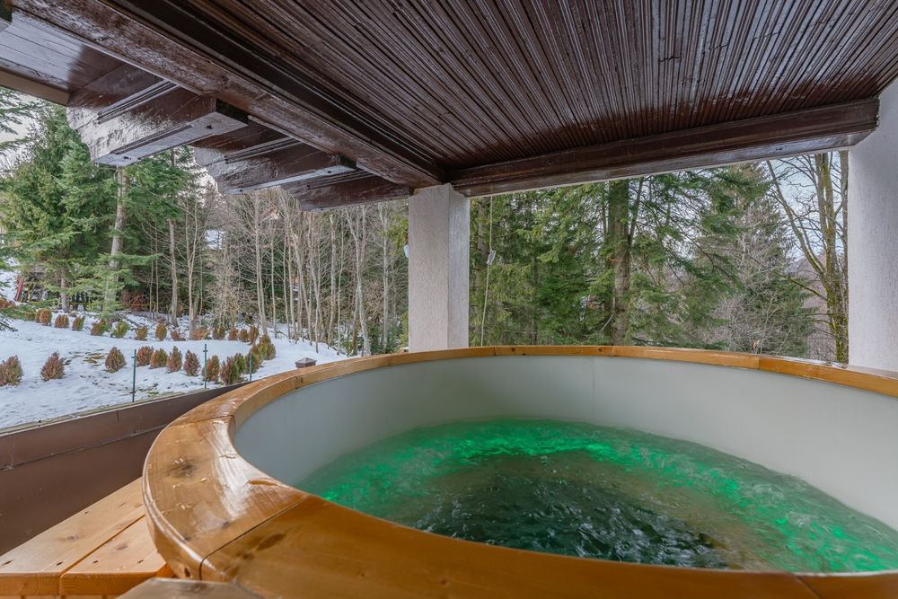 Cazare în pădure! - langa hotel Orizont !