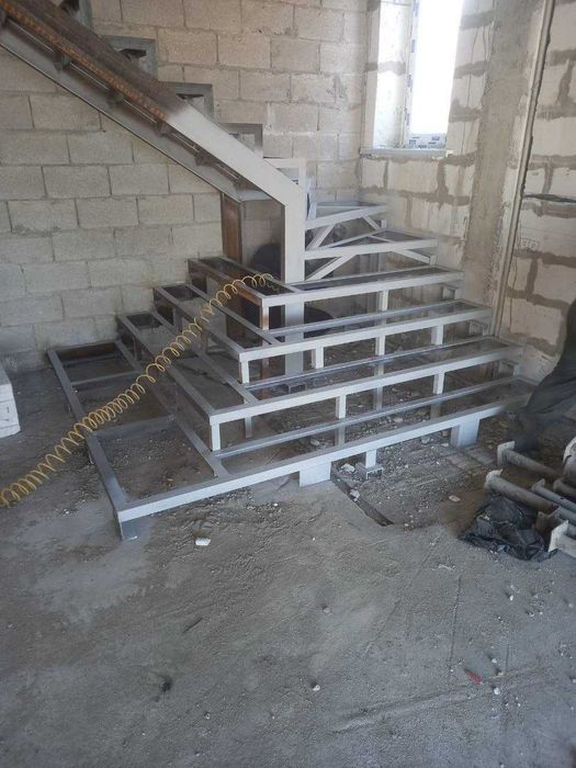 Сварочные работы, лестничные каркасы и навесы