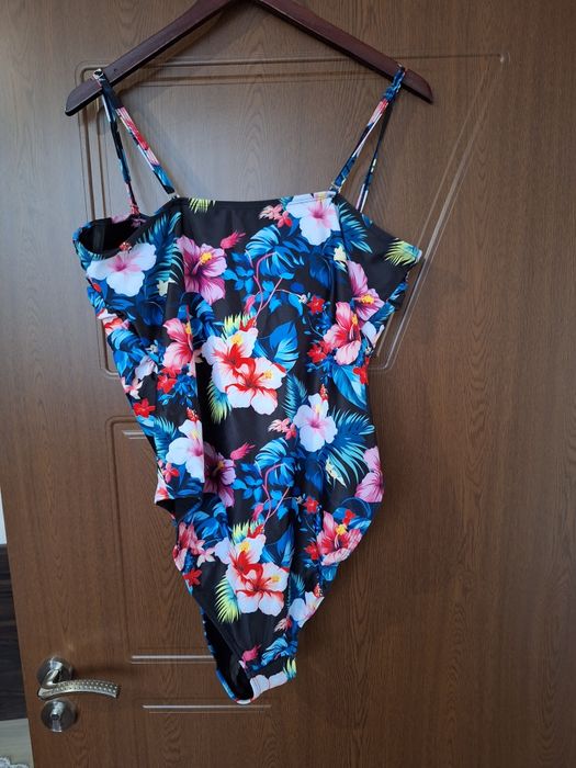 Дамски бански костюми