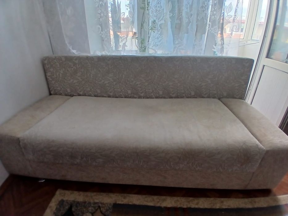 Диван в бывшем использовании