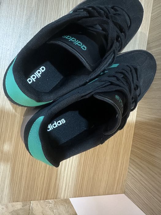Обувки Adidas 46 номер - отговаря на 45