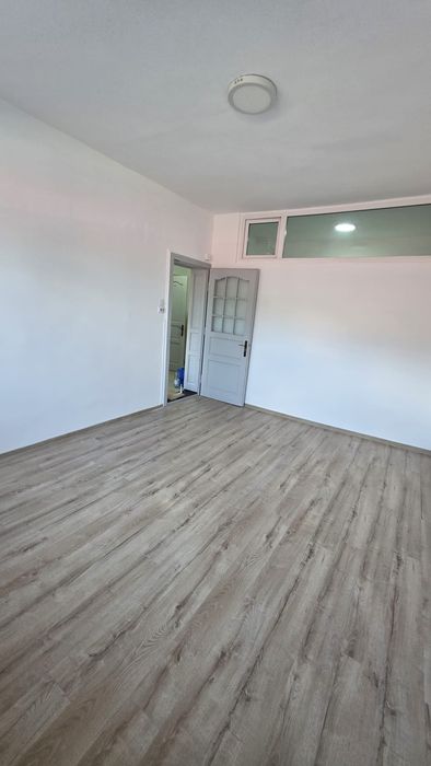 Apartament de inchiriat.