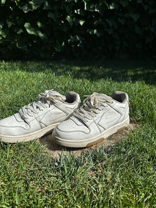 Adidasi Out of Office