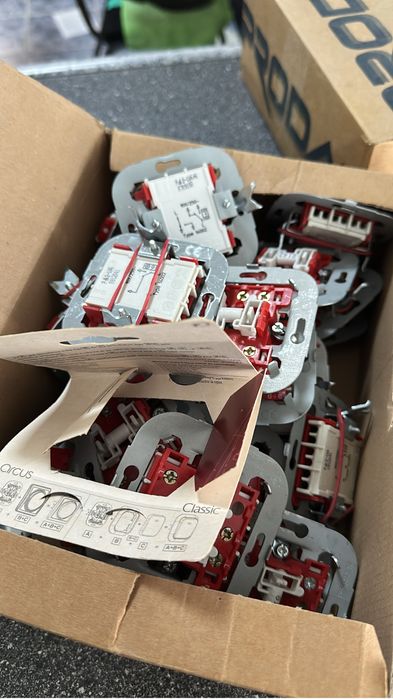 Механизм выключателя Schneider Electric Mureva Styl (IP55) — Новый