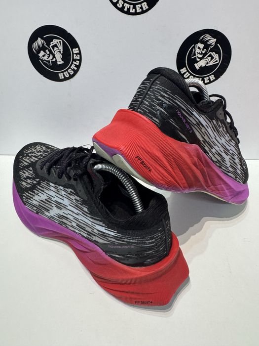 Маратонки ASICS NOVABLAST 3 . Номер 41.5