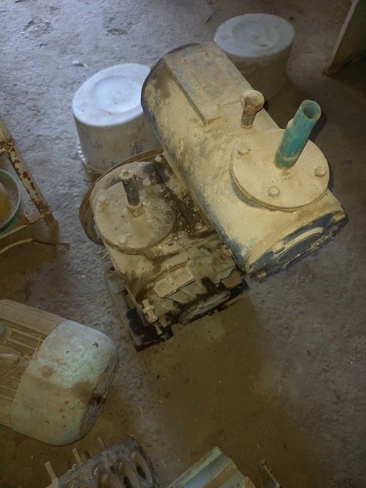 vakumli nasos bor 8-9 oy ishlagan