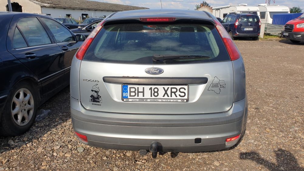 Vând Ford Focus 1,6 benzină.