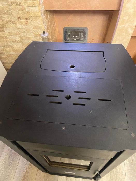 Пелетна камина с водна риза 18 kw