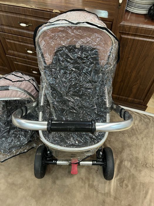 Продается б/у коляска есть небольшой торг.