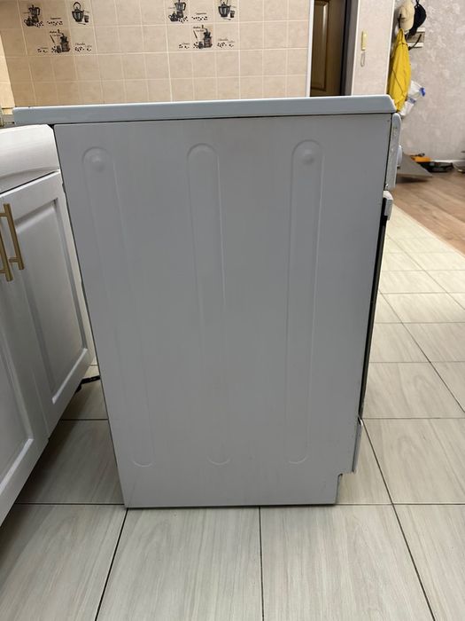 Продам газ плиту Indesit